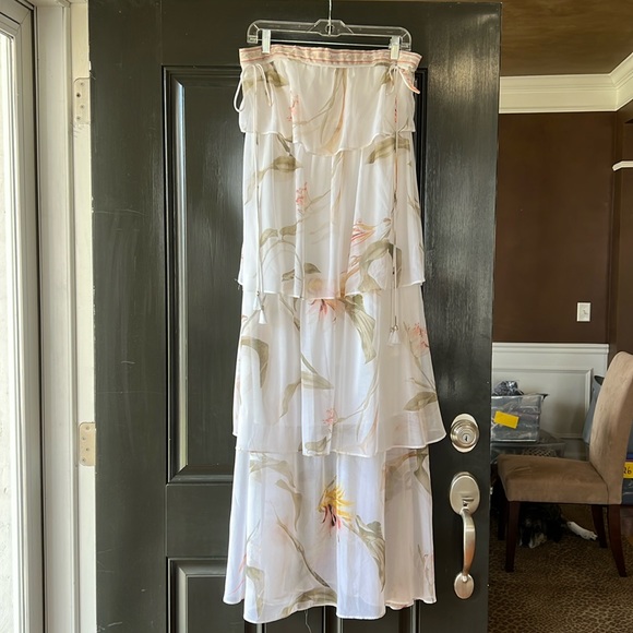 White House Black Market White Floral Print Tiered Bohemian Column Dress Medium - Picture 2 of 16